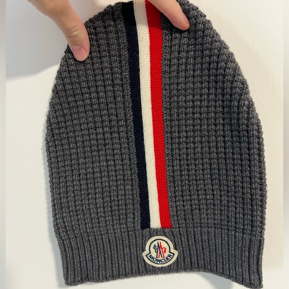 Moncler beanie NEVER WORN!